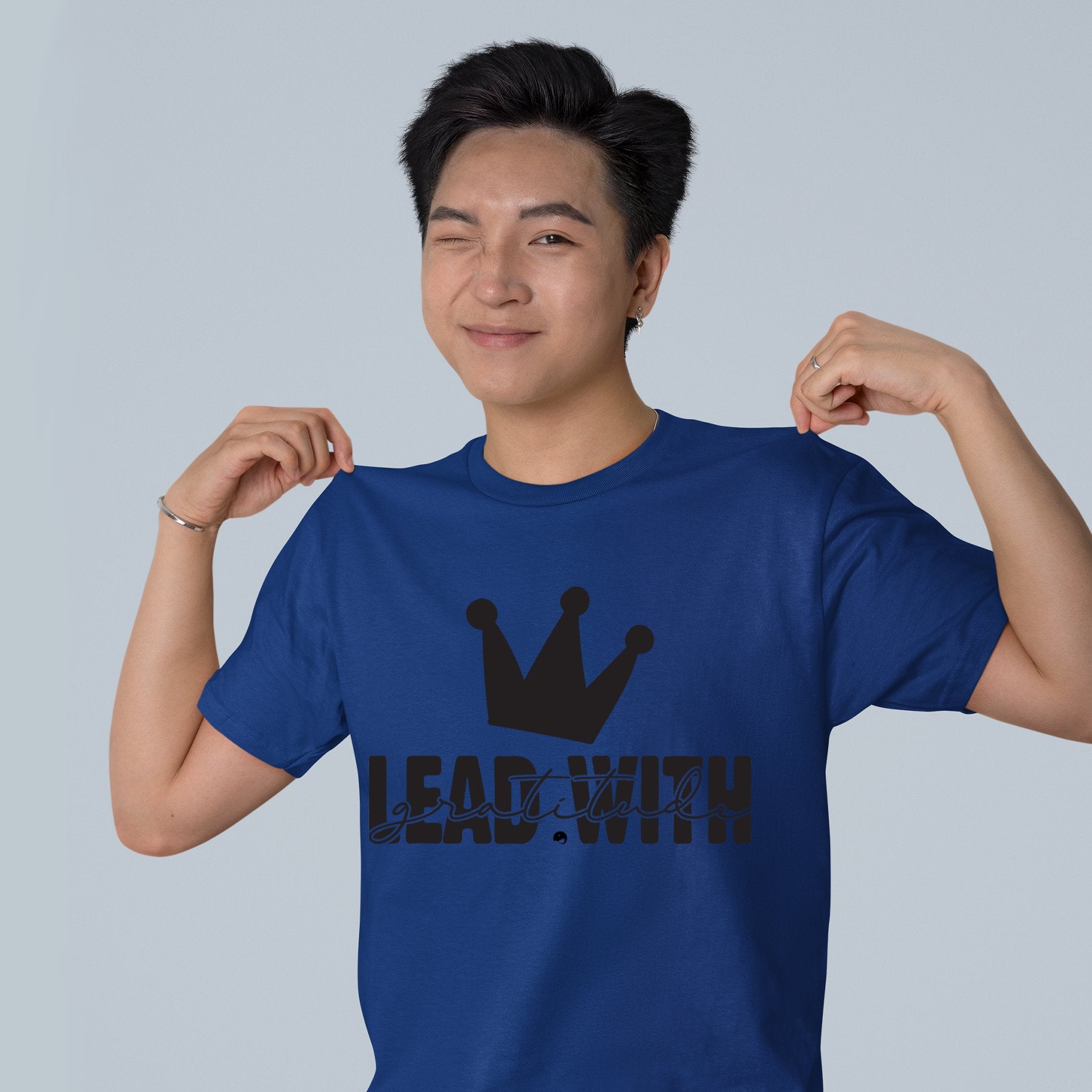 T-shirt Lead With Gratitude